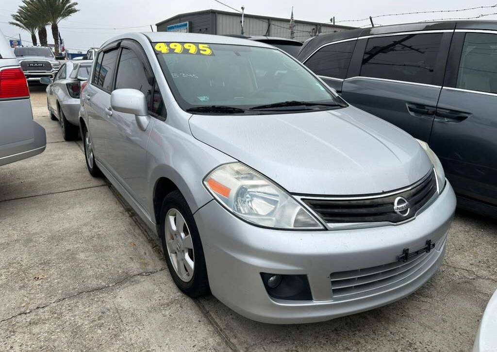 2011 NISSAN VERSA 1.8SL